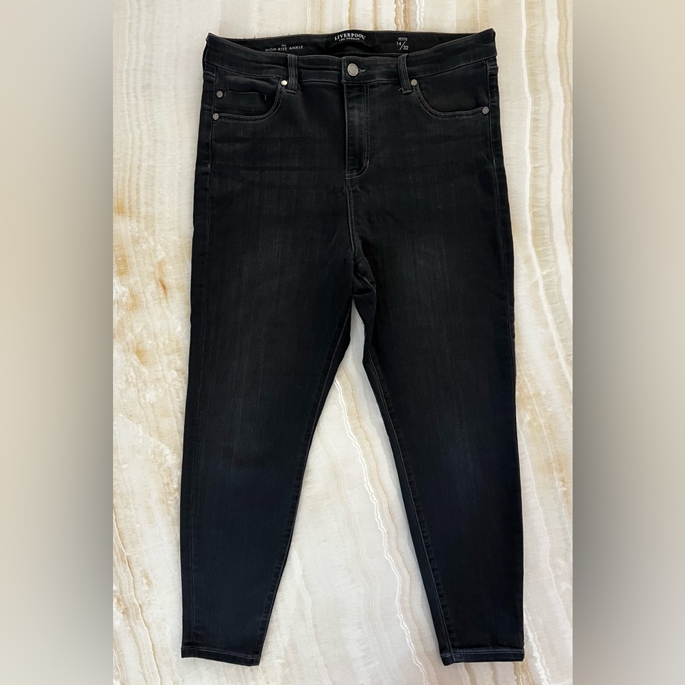 Liverpool The High-Rise Ankle Jeans Petite 14/32 Gray Black Wash Ultra Stretch